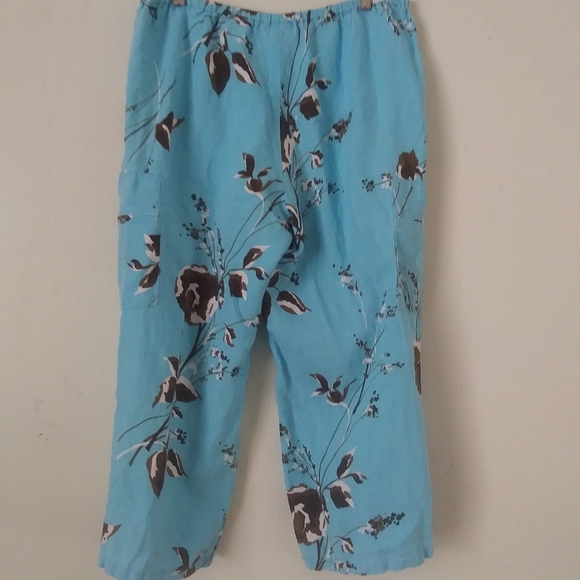 Cali Cali Linen Capris, Cargo Pockets, Sky Blue with Brown Floral Print - Picture 4 of 9